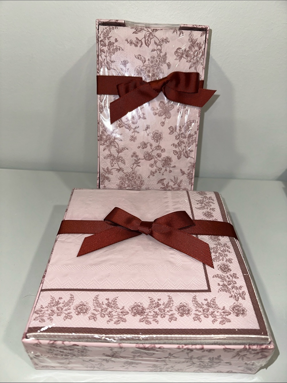 LAURA ASHLEY pink burgundy toile floral 40 x 2 Square & Guest Napkins in a Box